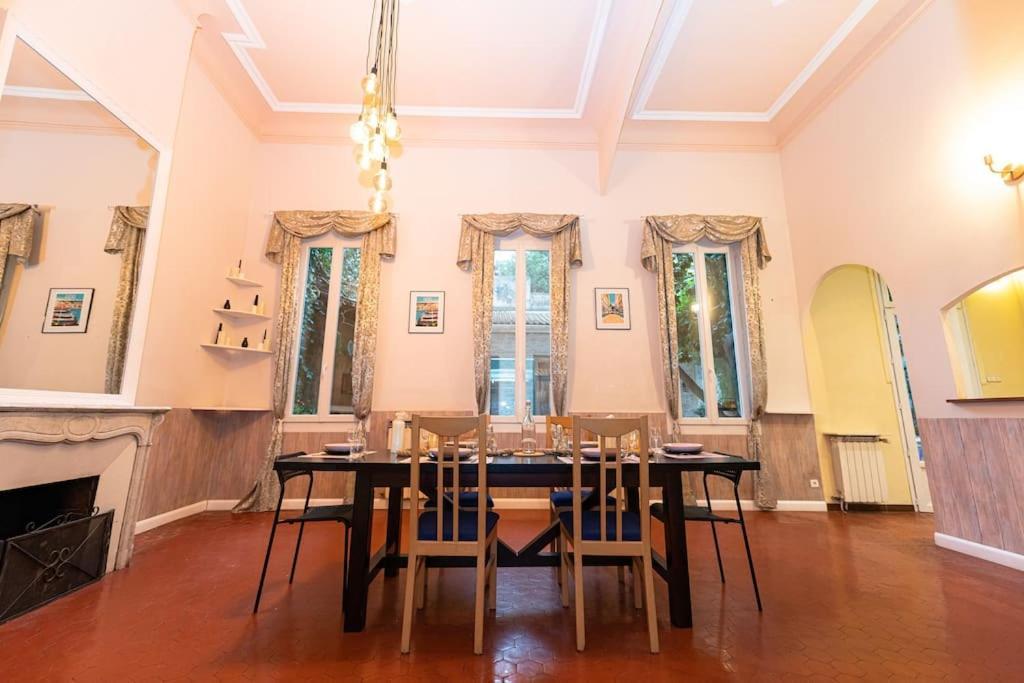 Anna-Maria : Grand Appartement 10 Personnes+Parking Prive -Actif+ Location- Marseille Kültér fotó
