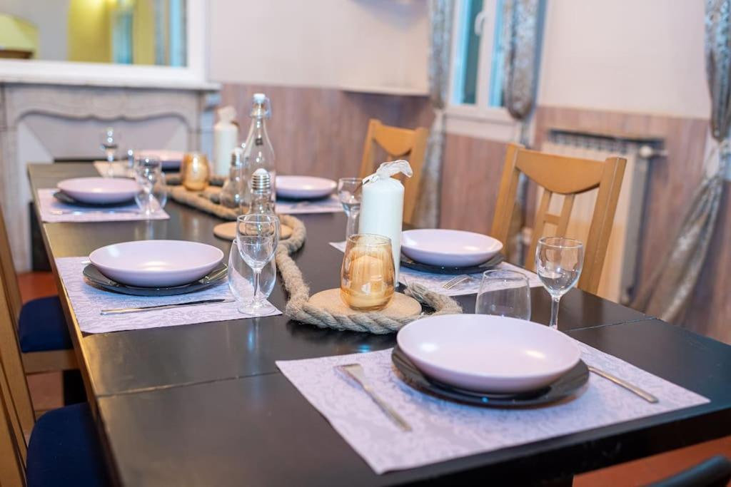 Anna-Maria : Grand Appartement 10 Personnes+Parking Prive -Actif+ Location- Marseille Kültér fotó